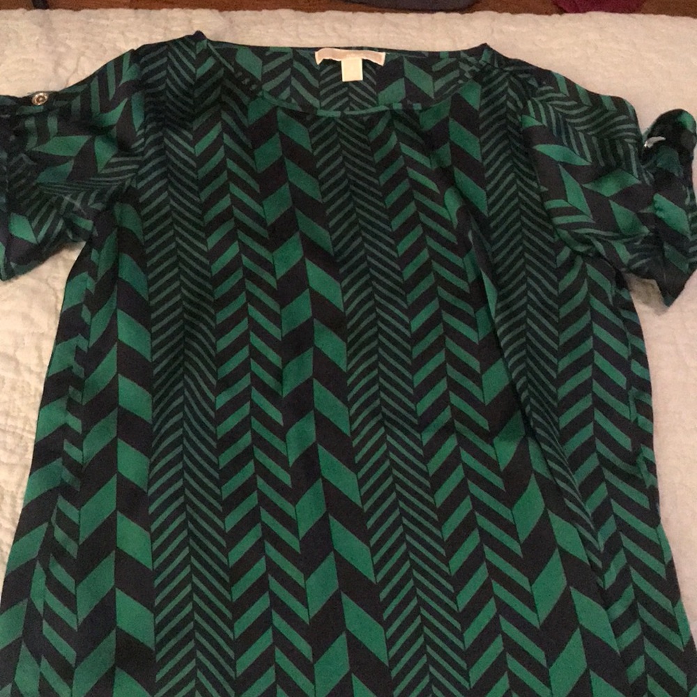 Michael Kors - Greeen & Black tshirt /Blouse